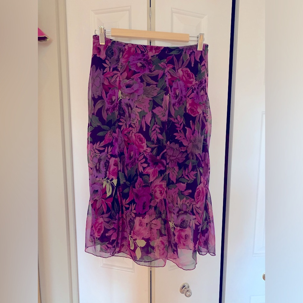 Vintage 🌸 purple floral midi skirt
